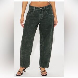 Women's Dark Wash Barrel Jeans